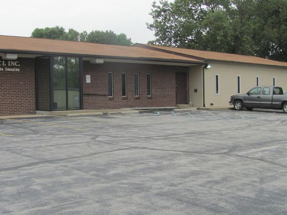25 Black Jack Ct, Florissant, MO 63033